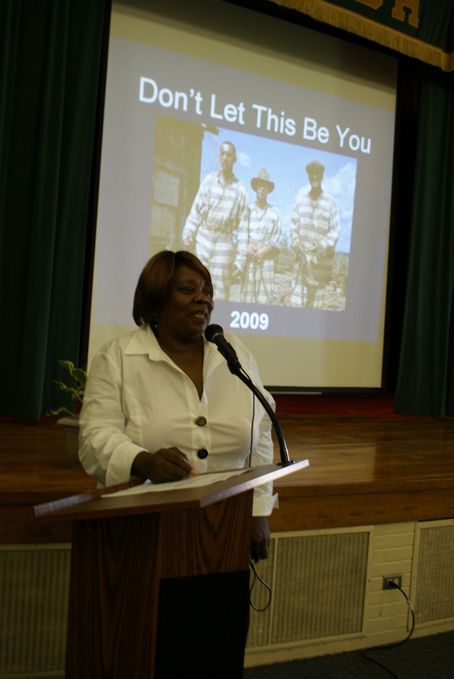 Principal of Oak Terrace Alternative Middle School welcomes Judge Crichton and his "Don't Let This Be You" presentation May 15, 2009.